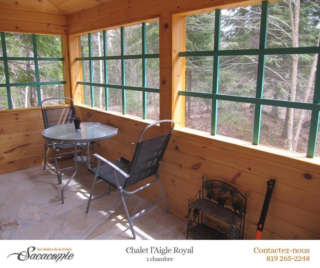 Chalets De La Riviere Sacacomie Villa Saint-Alexis-des-Monts Bagian luar foto